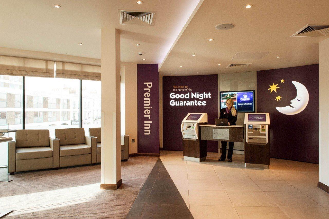 Premier Inn Canterbury City Centre ภายนอก รูปภาพ
