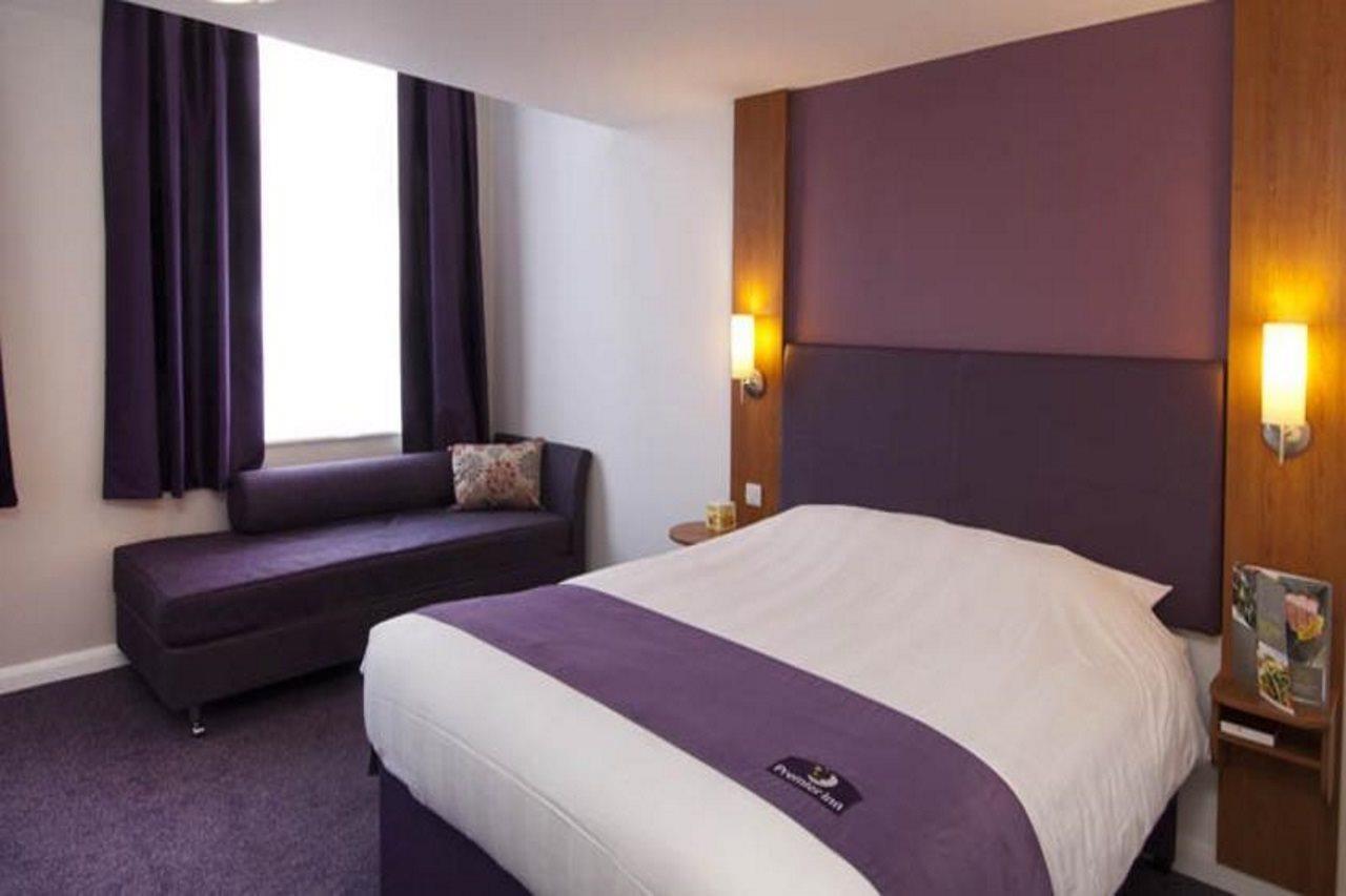 Premier Inn Canterbury City Centre ภายนอก รูปภาพ